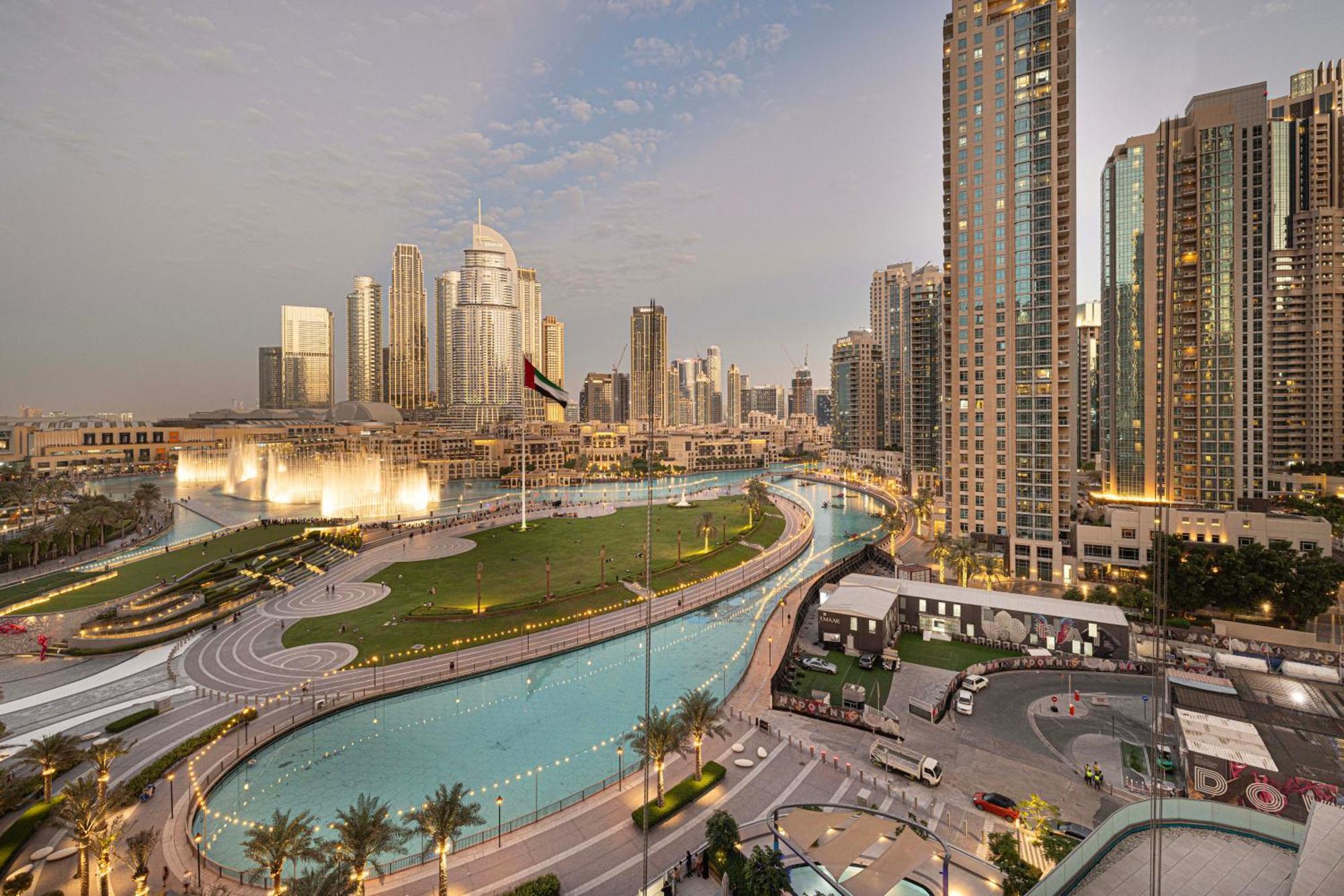 Apartment View In With Full Burj Khalifa, Fountains, Park View, Next To Mall And Opera