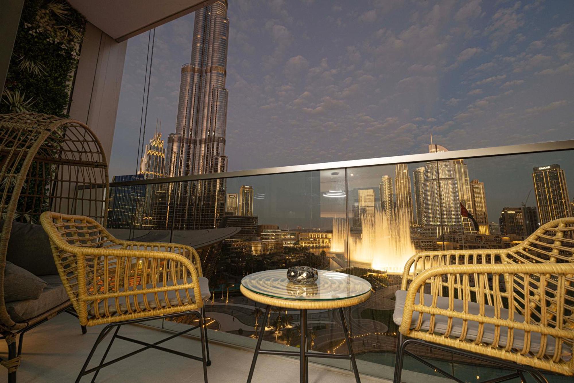 Apartment View In With Full Burj Khalifa, Fountains, Park View, Next To Mall And Opera Dubai