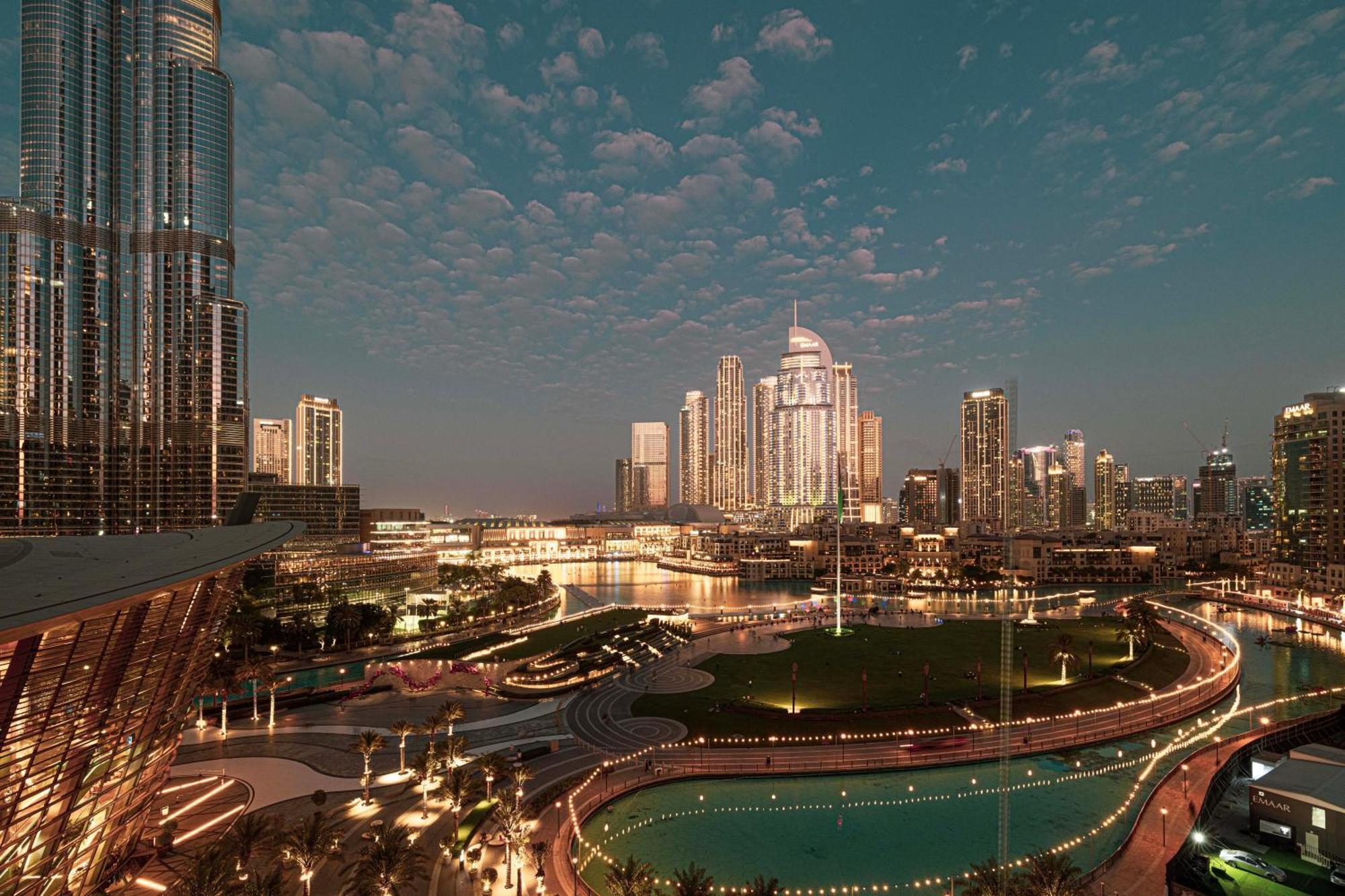 Apartment View In With Full Burj Khalifa, Fountains, Park View, Next To Mall And Opera Dubai