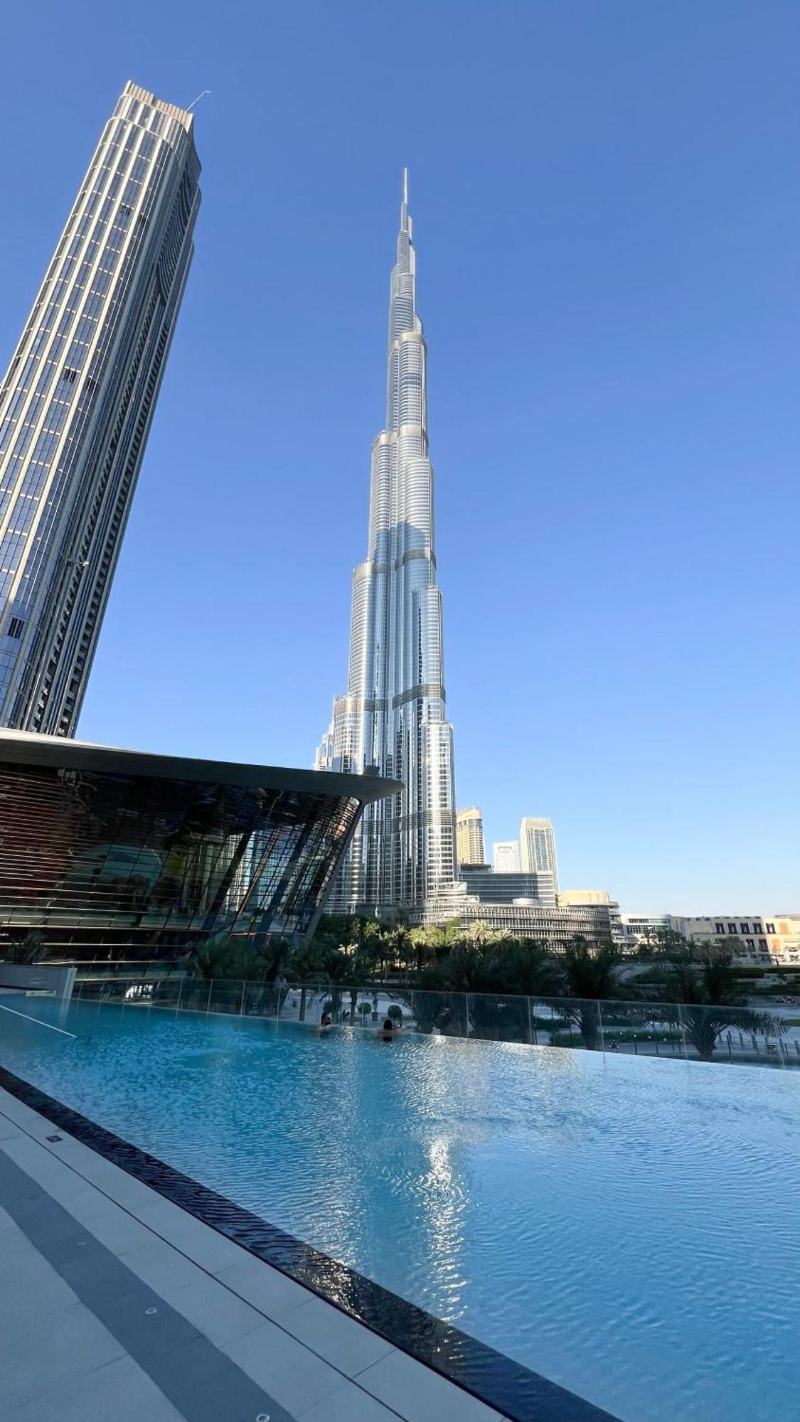 Apartment View In With Full Burj Khalifa, Fountains, Park View, Next To Mall And Opera